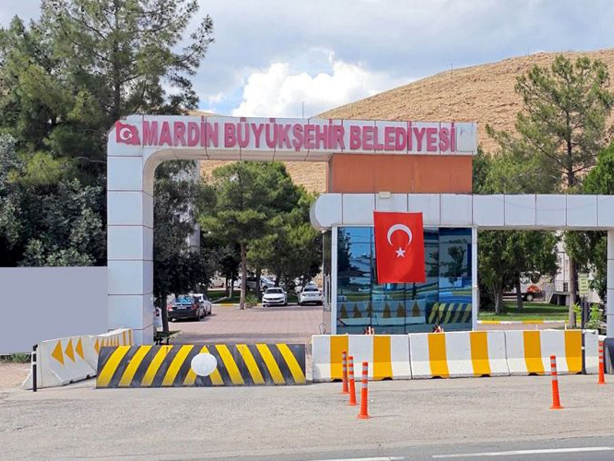 KAYYUMLAR DEVAM EDECEK