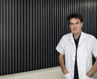 Op. Dr. Murat Acar ile Jinekomasti Cerrahisi: Özgüvene Açılan Kapı