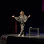 Özlem Kosif otizmli çocuklar yararına sahne aldı