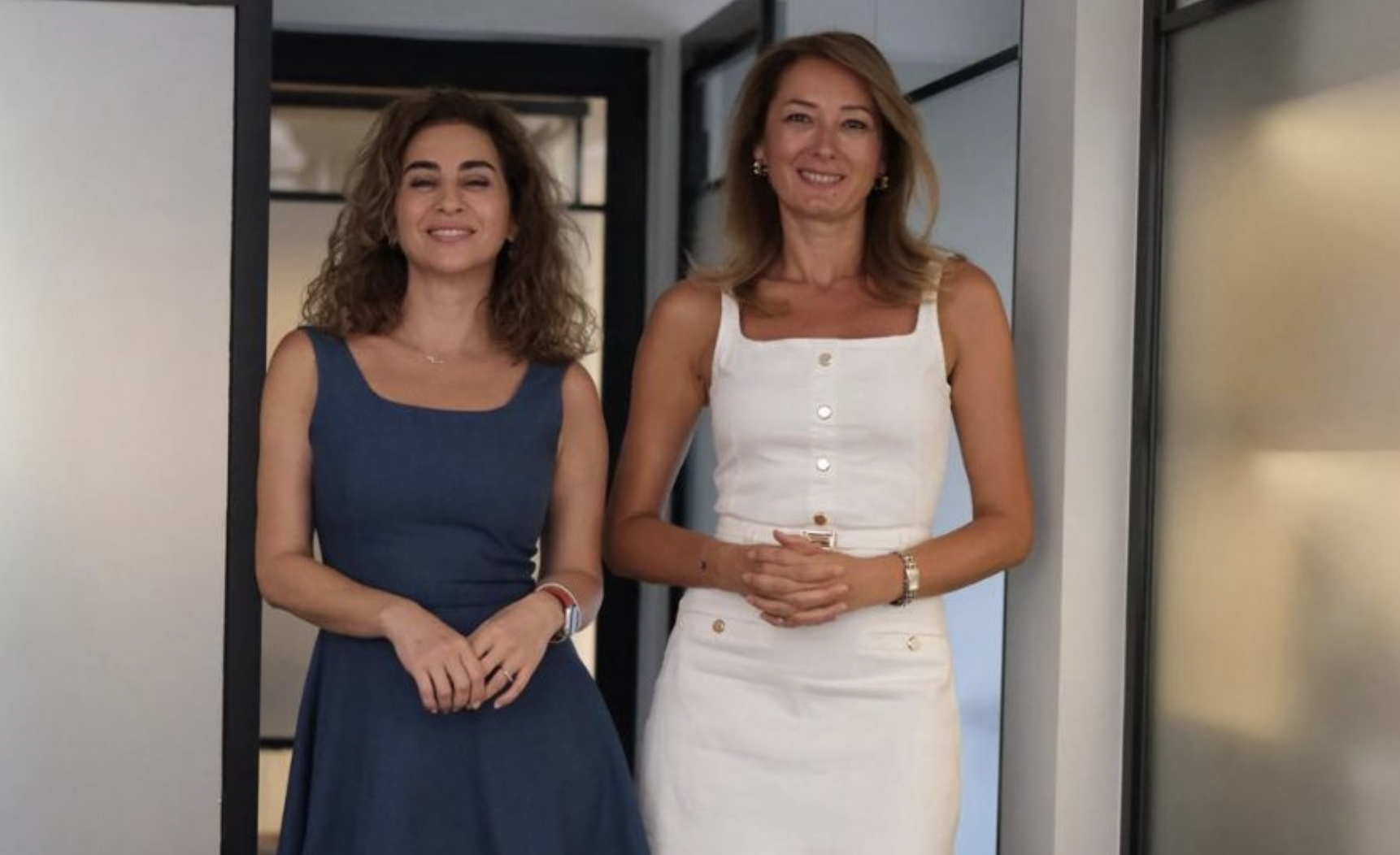 Akademi Saç Terapi’nin Kurucuları Evrim Bayraktar ve Burcu Çayözü Kimdir?